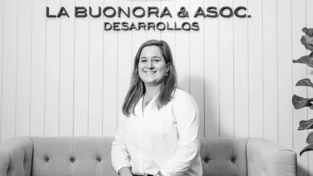 Lic. Florentina Viola - Senior Project Manager.