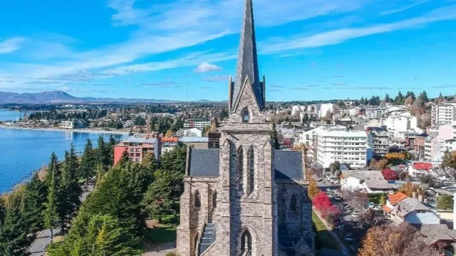 Más frío es mejor (el turismo sigue al alza Bariloche le gana al Caribe)