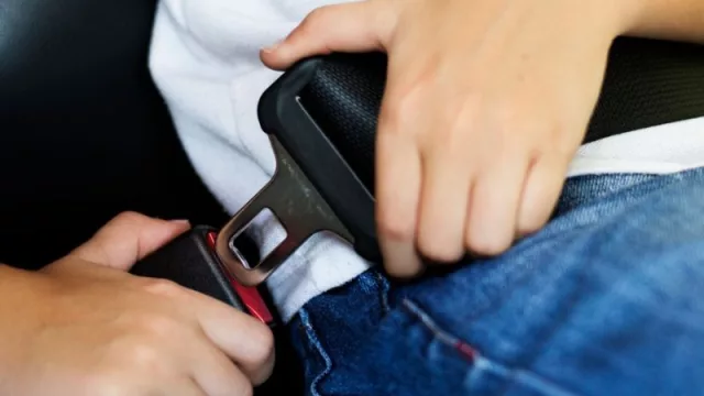 Prueba “auto a auto” demuestra el doble estándar en seguridad vehicular de los autos