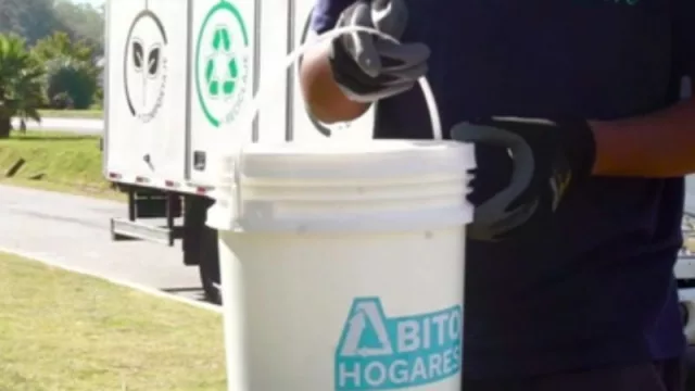 Lo que todo junto es basura, separado es material útil (un trabajo que Abito busca hacer crecer)