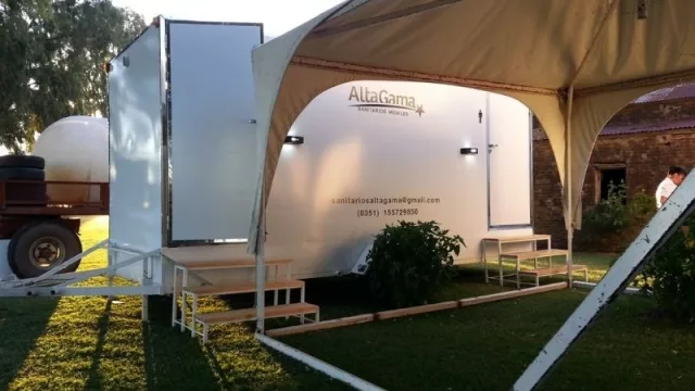 Los baños químicos ya no son los de antes: ahora vienen de lujo (Sanitarios Alta Gama los instaló en Expoagro y en el Lollapalooza, también)