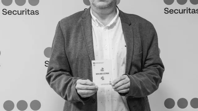 El anfitrión Oscar Sagasti gerente general de Securitas