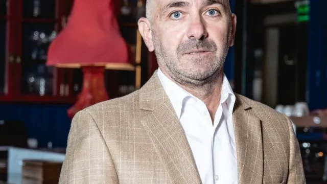 Con Washington Rodriguez Cambre, Gerente Senior de Negocios de Cisco