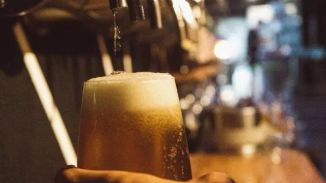 Cuando no calienta el sol en la playa (la birra de Chic le abre paso al café)