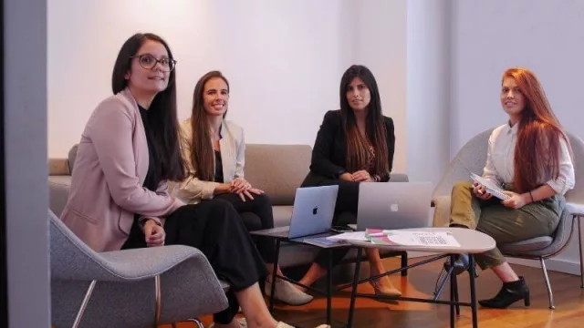 Macarena Mella (CFO), Natalia Allo (CMO), Lorena Méndez (Directora Comercial), Dikla Sheffer (CEO).
