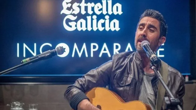 Échame un par de cañas y a cantar (en La Voz con Alex Ubago)