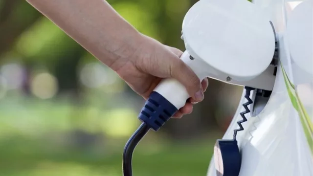 Incremento de flota eléctrica y agilizar procesos de contratación (tendencias de infraestructura en UY según KPMG)