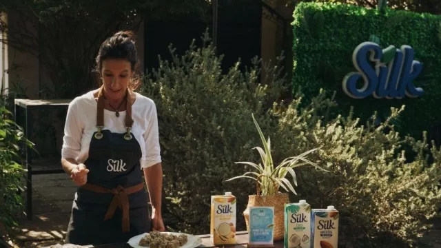 Un vaso lleno y a descubrir un mundo nuevo (Silk relanzó sus productos)