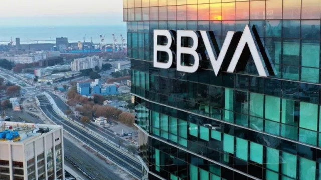 Papá Noel trabaja para BBVA (trae US$ 7.000 millones para repartir)