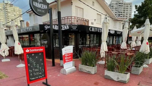 El mejor chivito de Montevideo llegó al Este (Bar Arocena quiere superar en la costa su propio récord de 5 mil chivitos por mes)