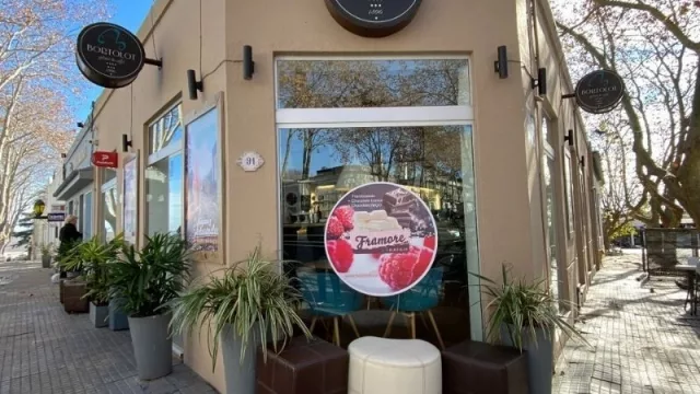 Colonia se puso verdeamarela (se duplicó la cantidad de turistas brasileños en comercios)