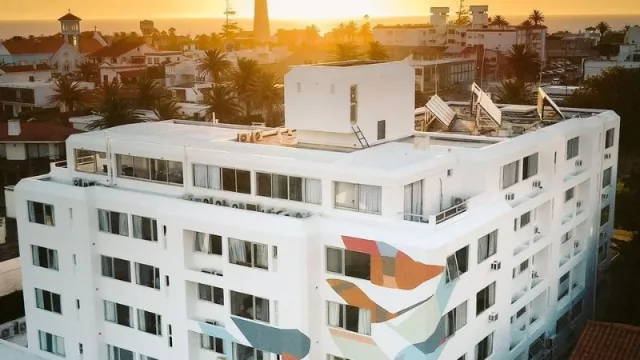 Fabric y Selina un solo corazón (el hotel del sushi)