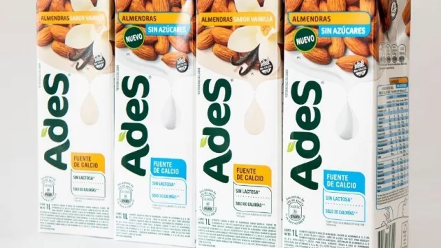 Un buen trago de frutos secos (llega a UY el nuevo AdeS Almendras sin azúcar)