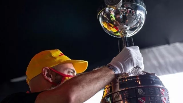 DHL ofrecerá en el Estadio Centenario de Montevideo las Copas de las finales de la CONMEBOL Sudamericana y la CONMEBOL Libertadores
