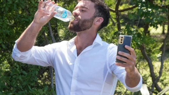 Porque tomar agua hace bien (y a la Peluffo Giguens mucho mejor)