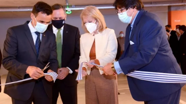 Traigan autos, lugares sobran (Asociación Española inauguró parking)