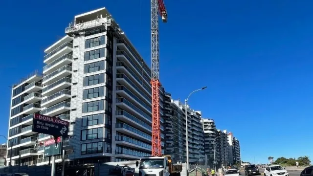 Campiglia inaugura Lyra en la rambla de Malvín (un nuevo proyecto que invita al disfrute)