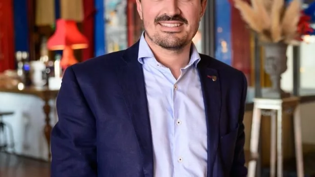 Con Facundo Quiró Saldaña, Gerente Comercial de Seguro Americano