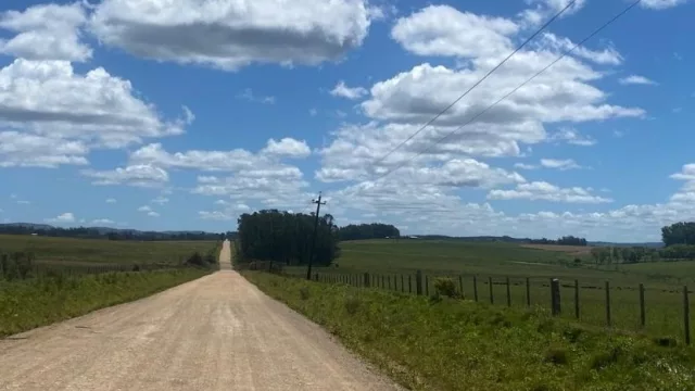 Para no derrochar neumáticos (CAF financia recuperación de 190 km de rutas en Rocha)