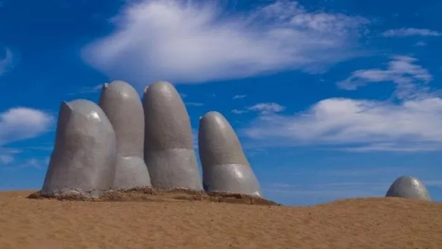 La salida es... ¿Fray Bentos?: 5.000 argentinos tramitan su nueva residencia legal en Uruguay