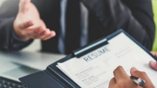 El mercado de candidatos a gerentes senior y direcciones en UY tiene mucho potencial (87% cuenta con licenciatura completa o superior)