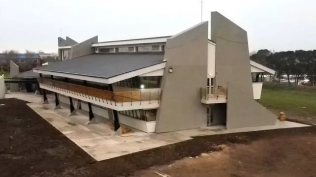 Esa solidaridad que surge al pagar en el super (Los Pinos tiene nuevo edificio gracias a clientes de Disco y Géant)