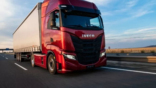 Y Santa Rosa se puso pesado (el grupo comercializará Iveco en UY)