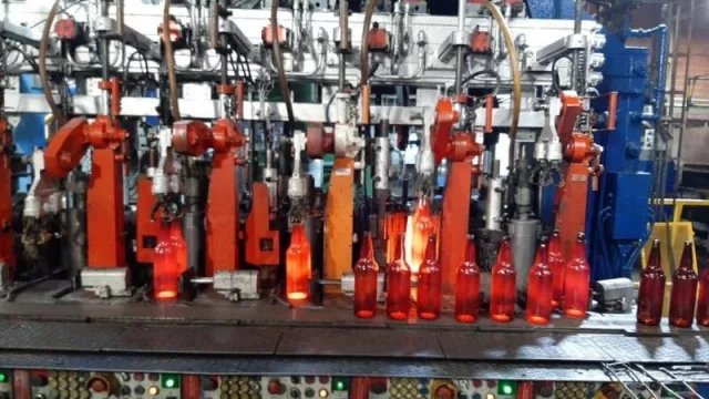 La única industria nacional de botellas de vidrio reciclado utiliza 14.000 t de desecho al año