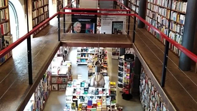 A Puro Verso: los libros de cocina y autoayuda son los más pedidos en estos tiempos 