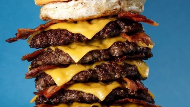 Rappi arrancó el año a toda hamburguesa (Alejandría Burger y Rooster Burger se meten entre las gigantes internacionales)