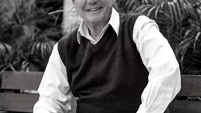 Zambrano infla los pulmones para soplar las 32 velitas (de un desafío personal a una empresa familiar)