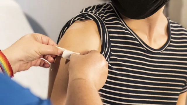 ¿Puede el empleador exigir al personal que se vacune?