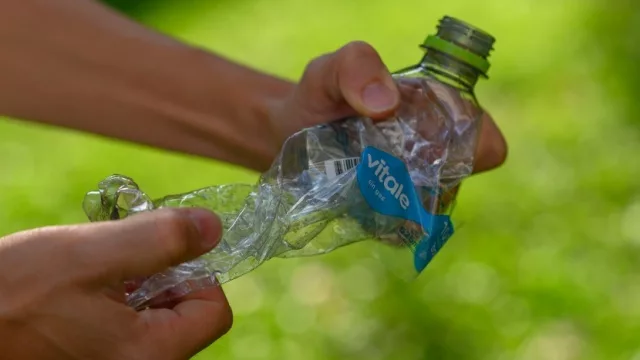 El agua Vitale propone un mundo sin residuos y lanza app para ubicar los lugares de reciclaje de envases 