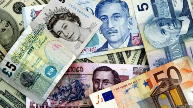 El que convierte no se divierte (o sí): cuáles son los billetes más altos en cada ciudad y a cuánto equivalen en dólares