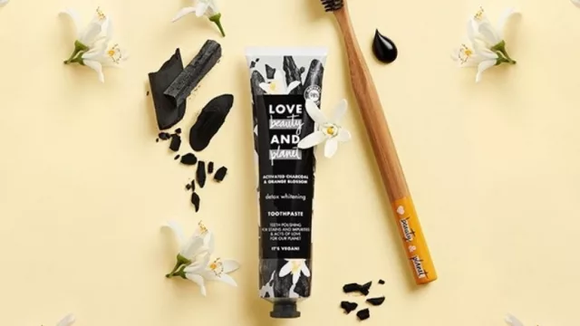 Para sonrisas del todo naturales (Love, Beauty & Planet lanza línea de higiene bucal vegana y sustentable)