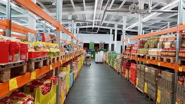 Abre Mere, el supermercado ruso que promete arrasar en España (al estilo de Lidl o Aldi)
