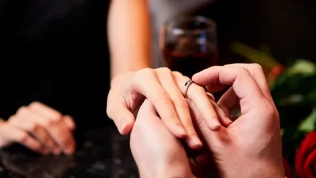 Una joya como símbolo de amor (Valentín es un santo para Revello)