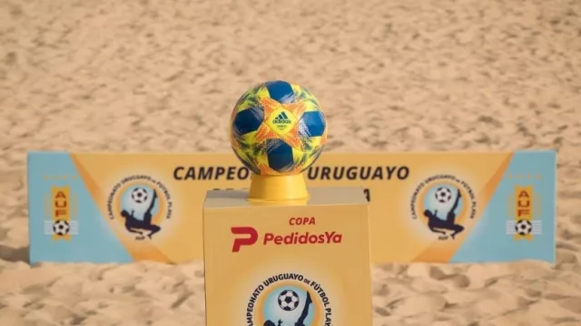 En la arena también hay que ser rápidos (arrancó la Copa PedidosYa de Fútbol Playa)