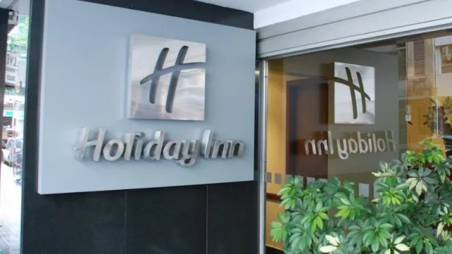 Booking.com reconoce al Holiday Inn Montevideo (le entregó un Traveller Review Awards 2021)
