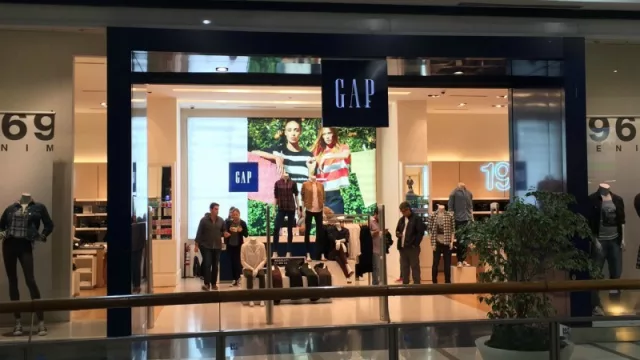 Cambios en Punta Carretas Shopping (a partir del año que viene se va Gap de su local de 700 metros y entra MundoMac representante de Apple)