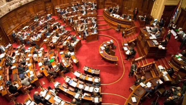 El Senado aprobó derogar ley que obligaba a funcionarios públicos presentar boletas para rendir cuentas de viáticos