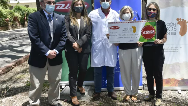 Disco entregó donación de sus clientes al Centro Hospitalario Pereira Rossell (recaudaron $ 1.279.132)