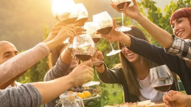 ¿Quién se ha tomado todo el vino? (consumo creció 13% respecto a 2019)