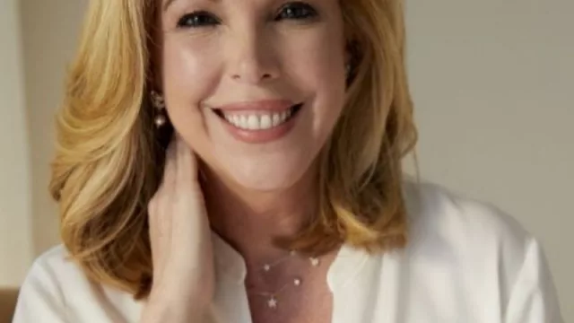 “Hay que saber mirar a la moda como un negocio de marca país” (by Eva Hughes)