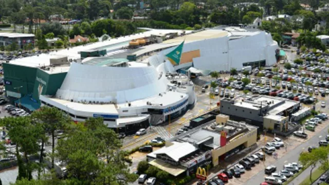  Punta Shopping recibe la temporada con ampliaciones y recambio de marcas (se fueron Pasqualini y El Clon; entran Umbro, Madre Tierra, Thermomix, entre varias)