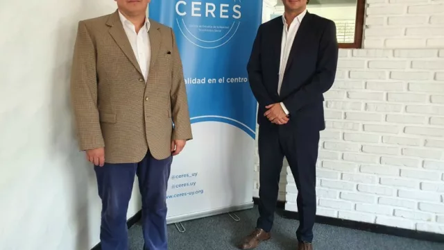 Ceres estudia la inmigración que llega a Uruguay, especialmente la argentina (El embajador de Uy en el país vecino visitó la institución)