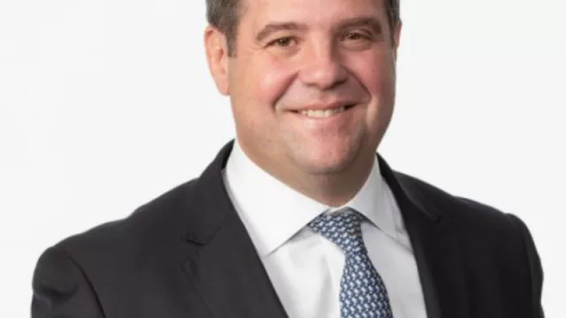 Con el director regional de Ferrere Abogados Agustín Mayer