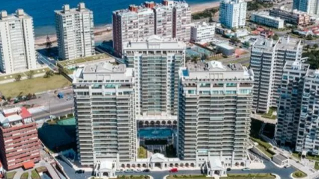 El mejor director de Uruguay XXI podría ser Alberto Fernández (unos 20.000 argentinos que tenían un pie en ambas orillas se decidieron por nuestro país)