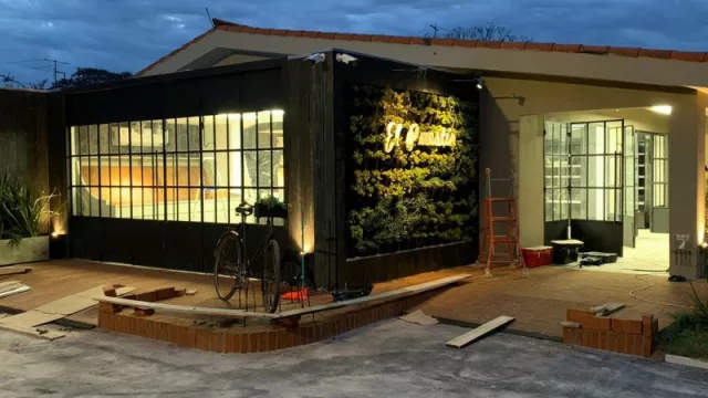 Antes sede partidaria ahora frutas y verduras con glamour (llegó a Carrasco El Puestín con US$ 150.000 de inversión)