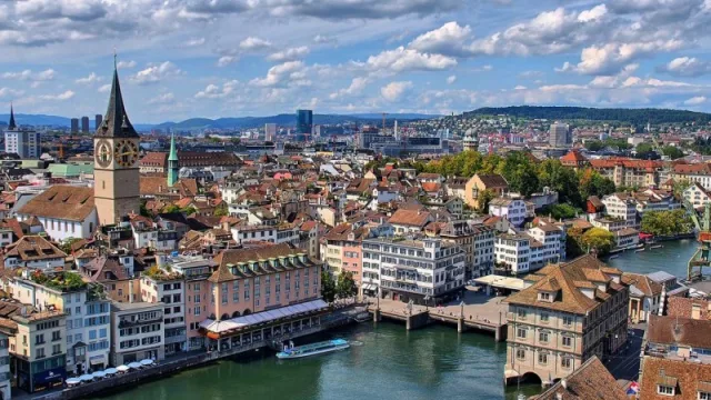 El salario promedio más alto lo tiene Suiza con US$ 5.989 (Uruguay está en el medio de la lista con US$ 595)